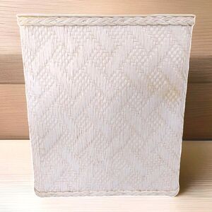 VTG Creamy White Woven Wicker Trash Can Wastebasket Boho Grannycore 12x10.5x7.5"
